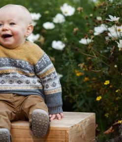 What can be worn for the toddler for a photoshoot?